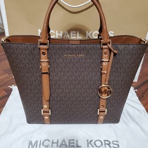 Michael Kors Bedford Legacy Large Tote